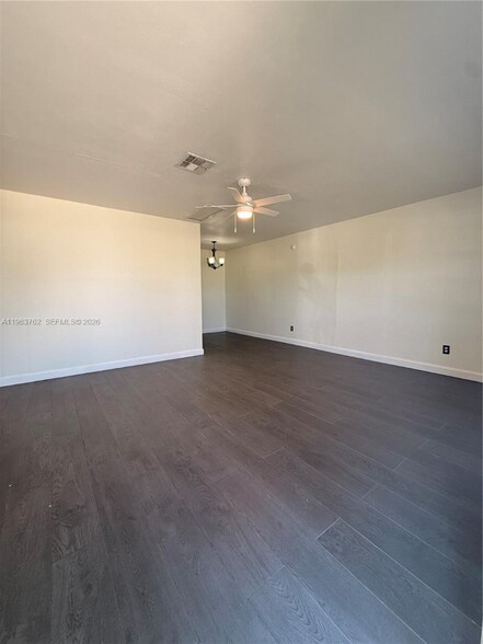 Building Photo - 5230 SW 116th Ave