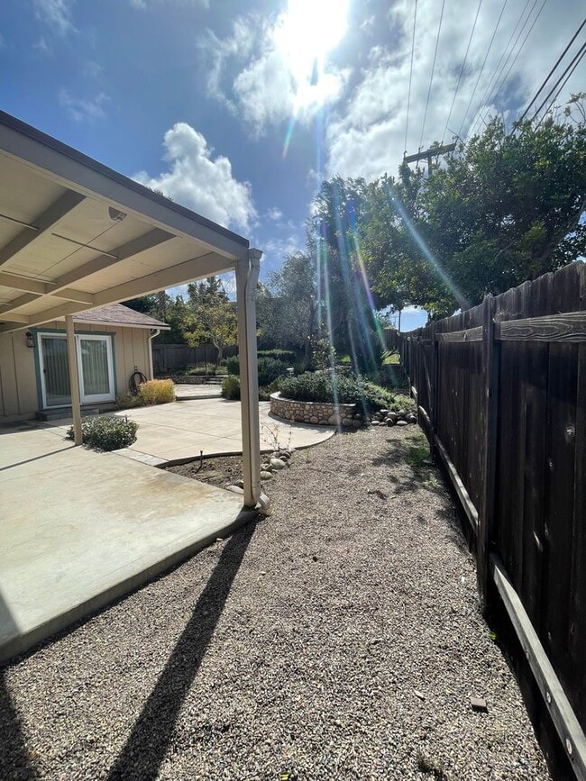 Building Photo - Clairemont Beauty - Welcome Home!