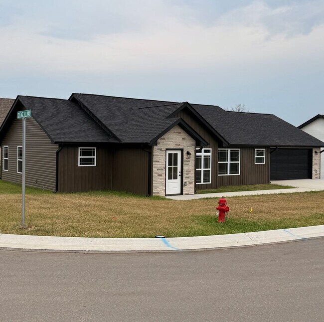 Building Photo - 3 Bedroom 2 Bath Built in 2025