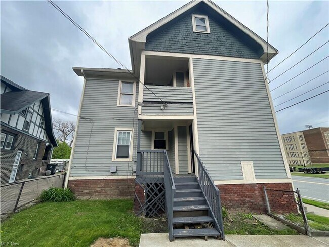 Building Photo - 3241 Kildare Rd