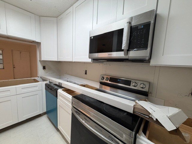 Kitchen - 819 Twin Lakes Dr