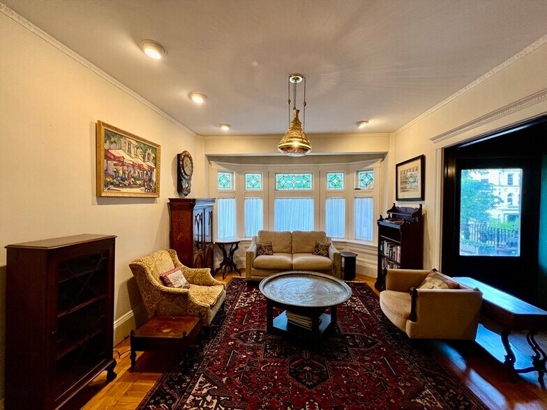 Building Photo - 811 Washington St