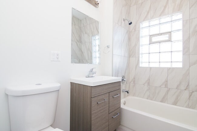 Building Photo - 6579 N Lakewood Ave