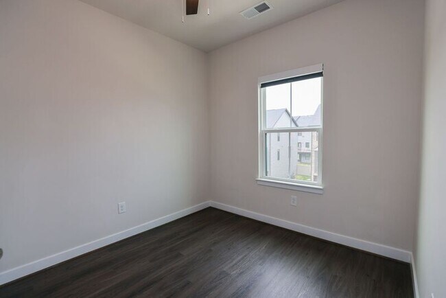 Building Photo - 2100 Tobacco Mill St