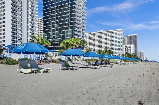Building Photo - 2030 S Ocean Dr