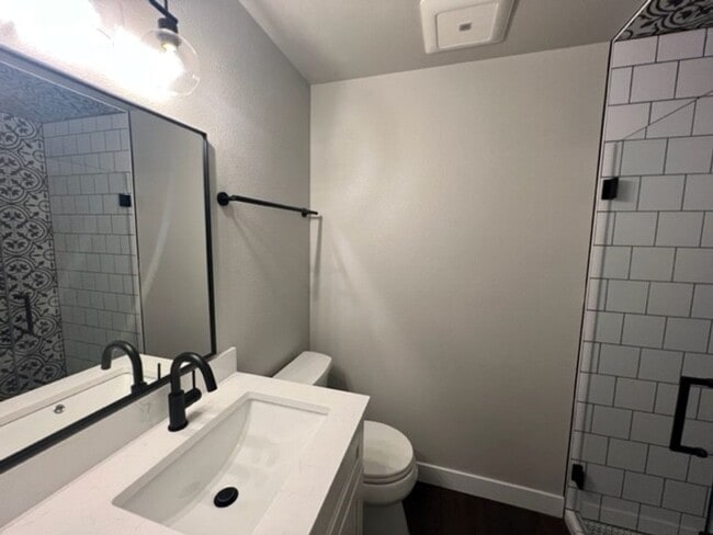 Building Photo - 3bd 2 bth rambler
