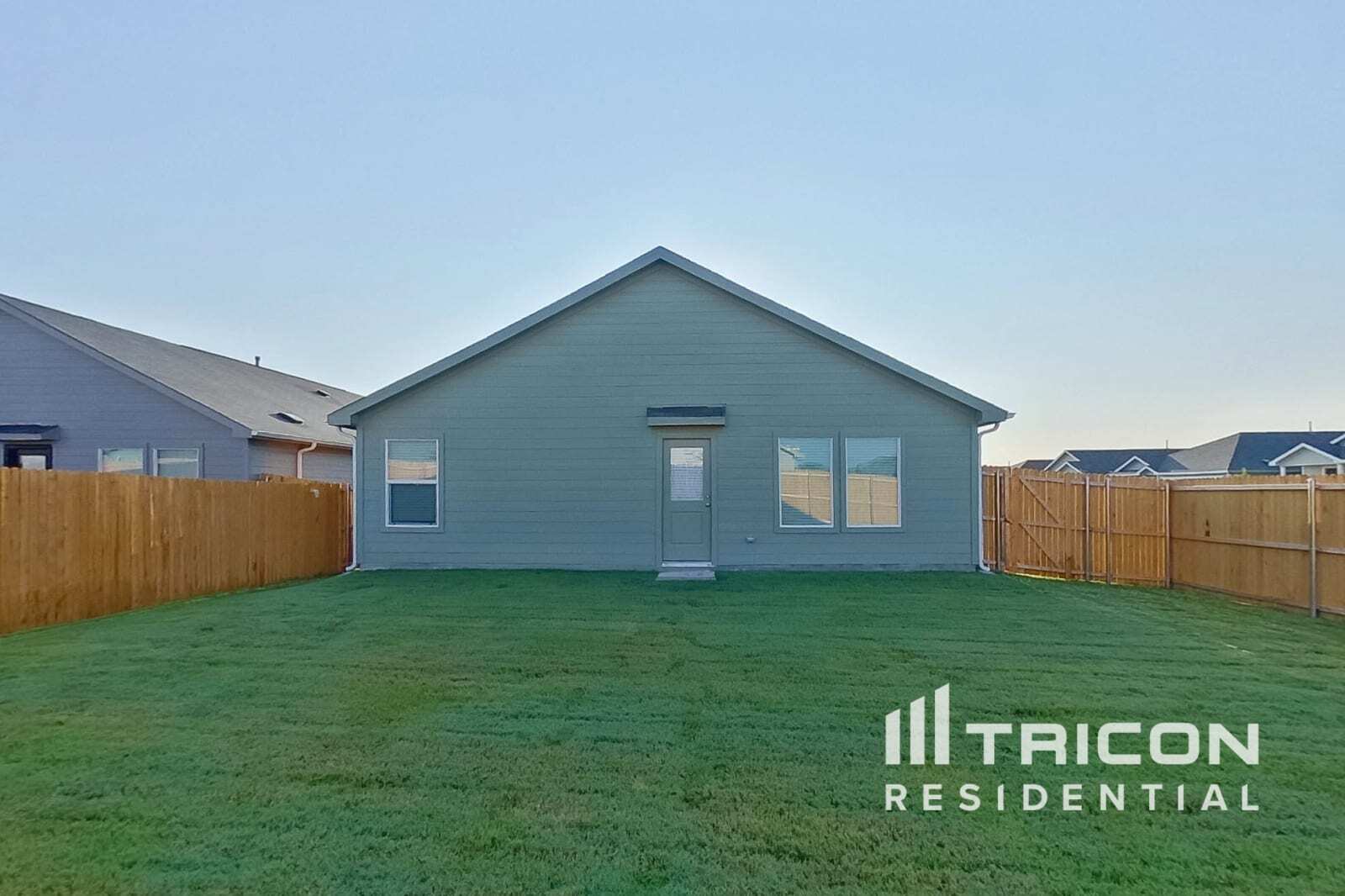 Building Photo - 834 Ginkgo Wy