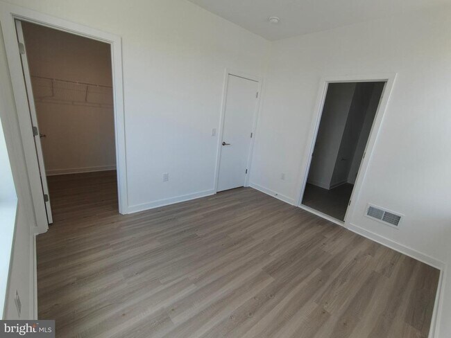 Building Photo - 3040 Northbank Pl