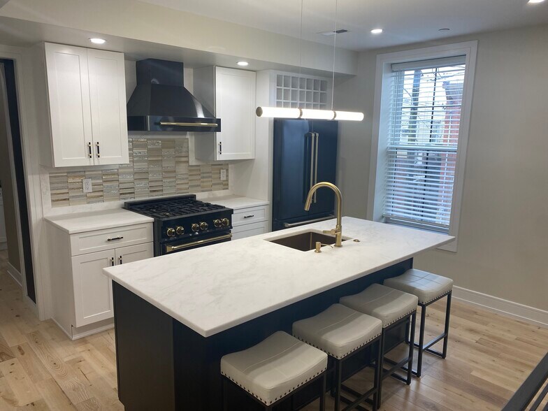 Building Photo - 1649 S 17th St