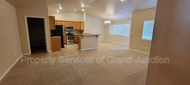 Building Photo - 3006 1/2 Oakwood Drive