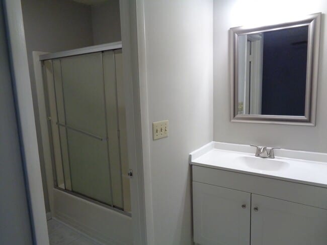Building Photo - Heather Hills-Townhouse For Rent
