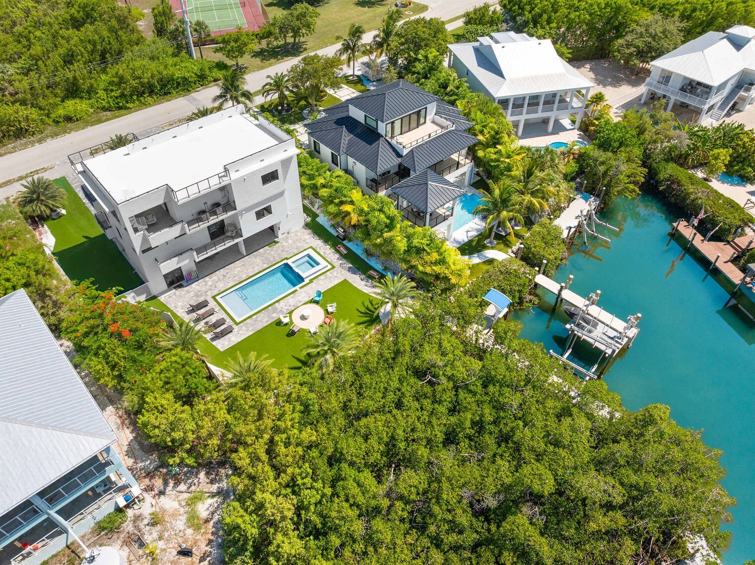 Building Photo - 136 Coco Plum Dr