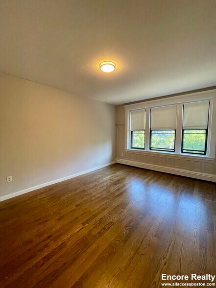 Building Photo - 17 Stearns Rd