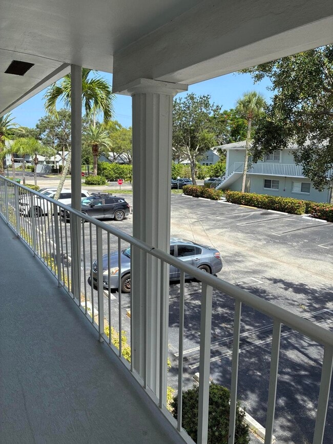 Building Photo - 2600 SW 22nd Ave