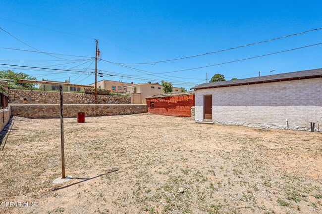 Building Photo - 1313 Ange St