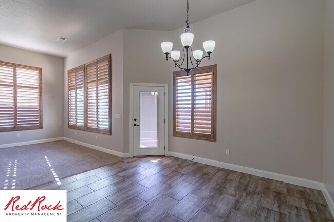 Building Photo - Pet-Friendly 3 Bedroom Home In A Great Neighborhood