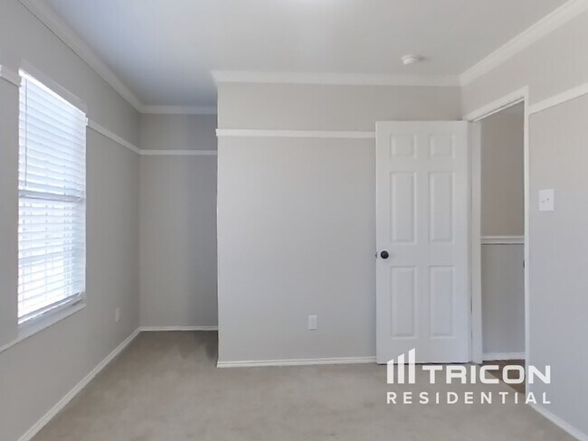 Building Photo - 145 Willow View