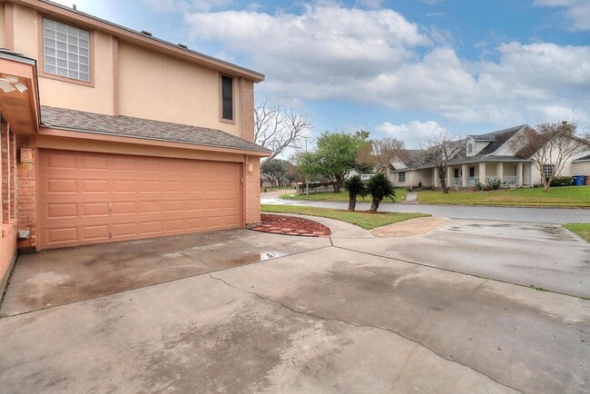 Building Photo - 4249 Rapids Dr