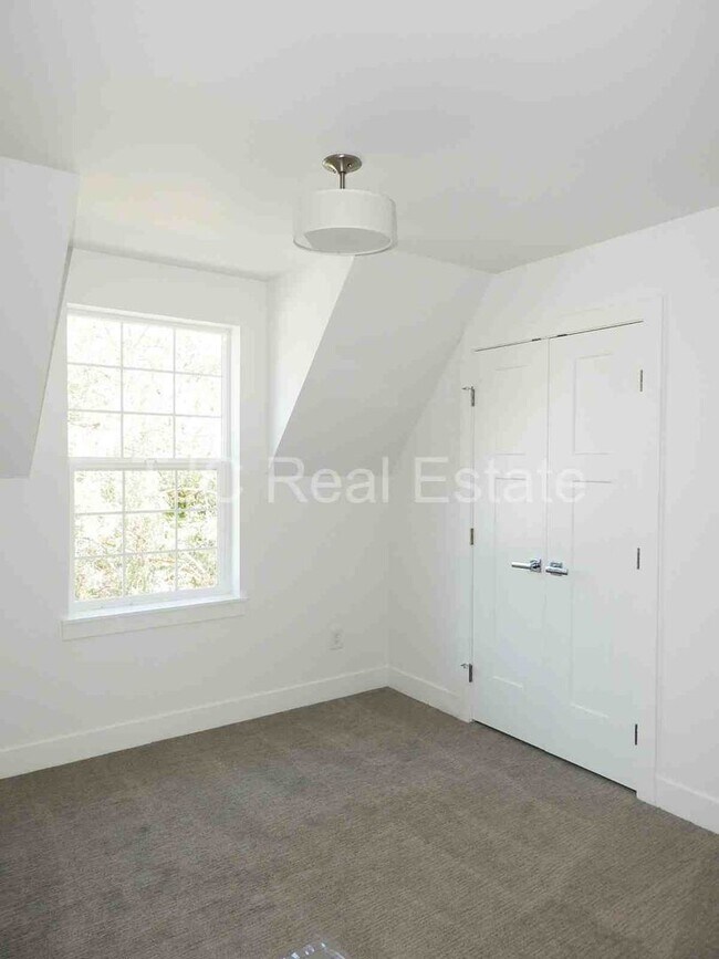 Building Photo - 6704 Ralston Rd