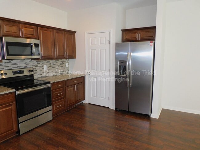 Building Photo - 117 Sommerwall Pl