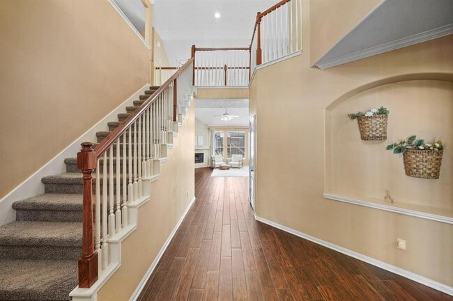 Building Photo - 10008 Dawn Brook Dr