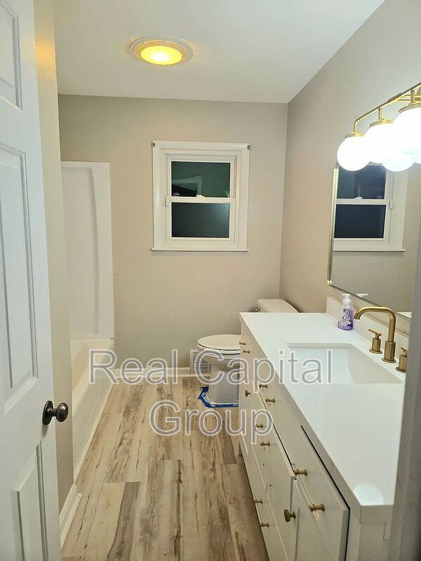 Building Photo - 1116 St Jude Dr