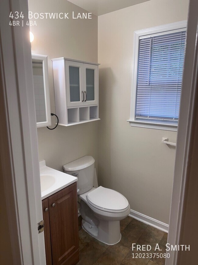 Building Photo - 434 Bostwick Ln