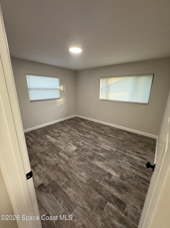 Building Photo - 540 Elliott Dr