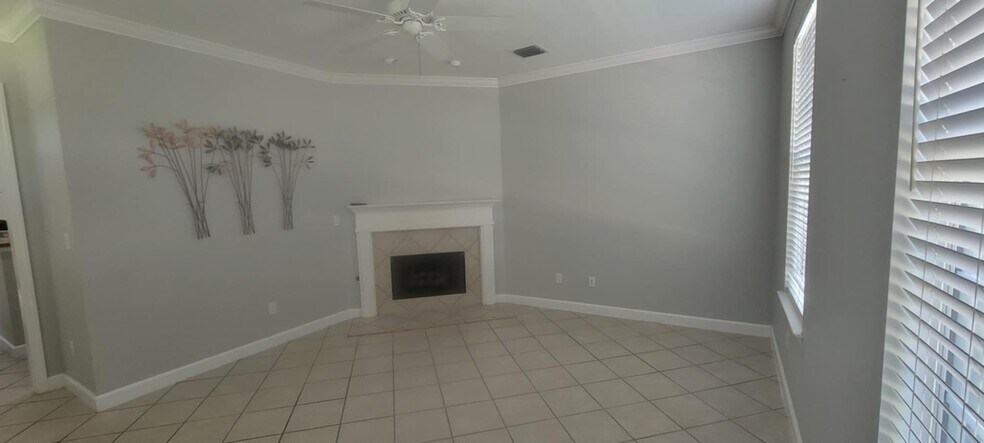 Living Room Gas Fireplace - 4287 Four Oaks Blvd