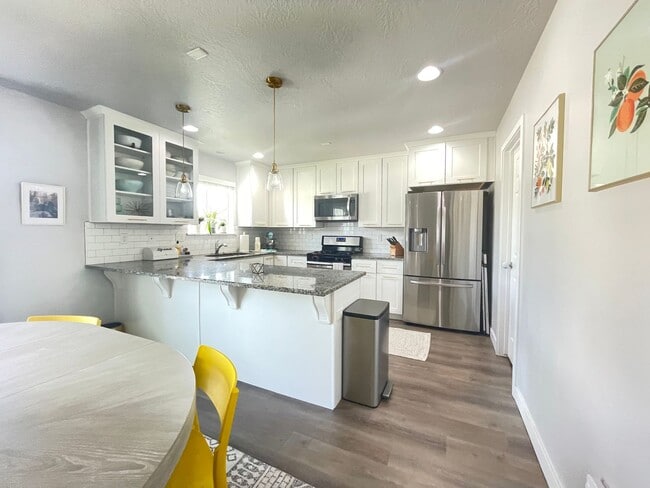 Building Photo - 15096 Honor Dr