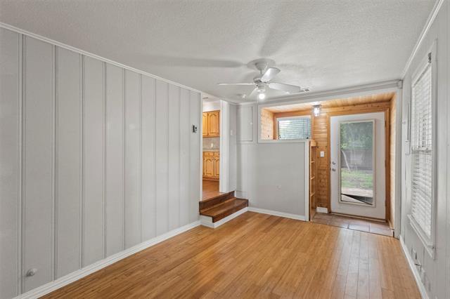 Building Photo - 302 S Bradley St