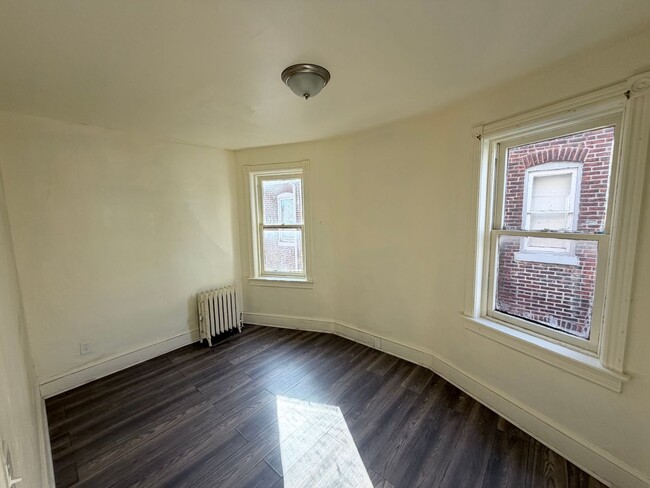 Building Photo - 163 Hoffman Ave