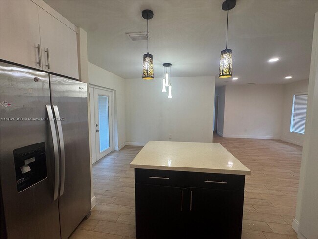 Building Photo - 14415 SW 107th Ct