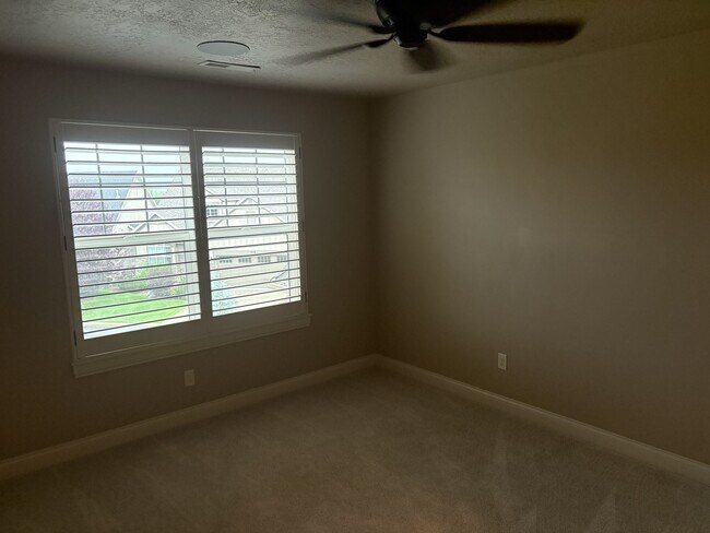 Building Photo - 431 N Fairway Dr