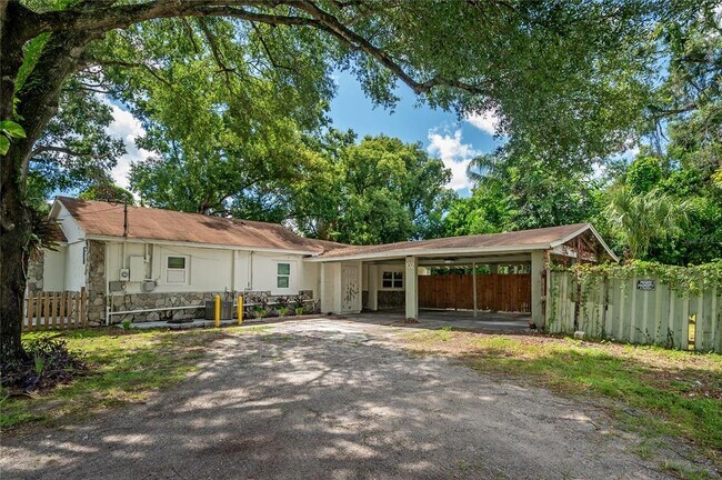 Building Photo - 2307 E Osborne Ave