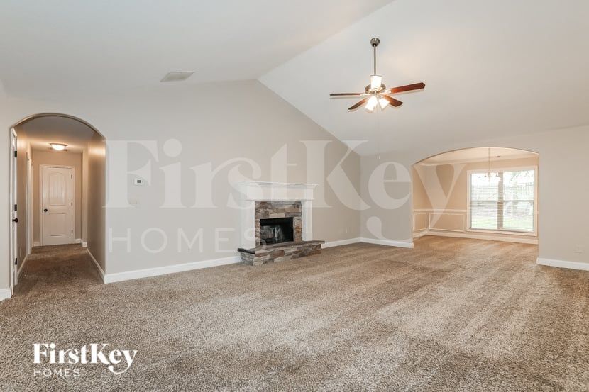 Building Photo - 1043 Blakewood Ct