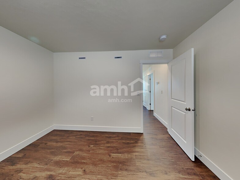 Building Photo - 1446 Alderleaf Ave