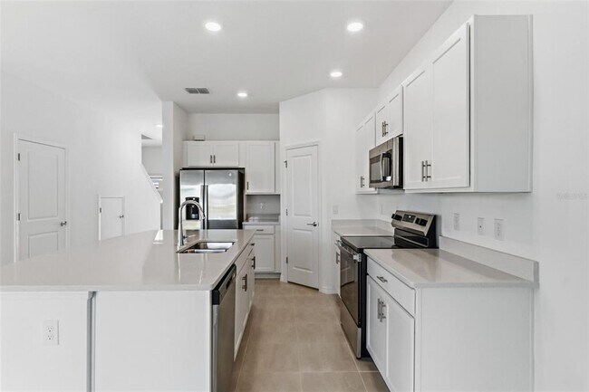 Building Photo - 15125 Cuzcorro Ct