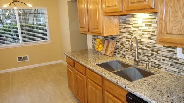 Oversized stainless sink - 17305 NE 45th St