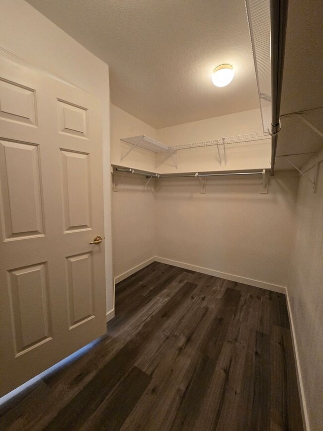 Building Photo - A Fabulous 3 Bedroom Home in Seven Hills