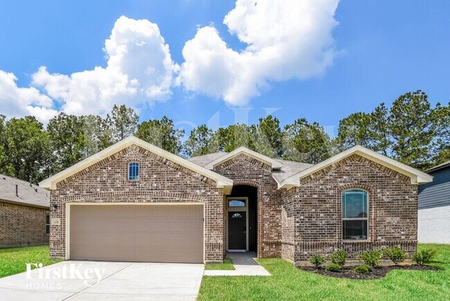 Primary Photo - 131 Lk Wy Cir