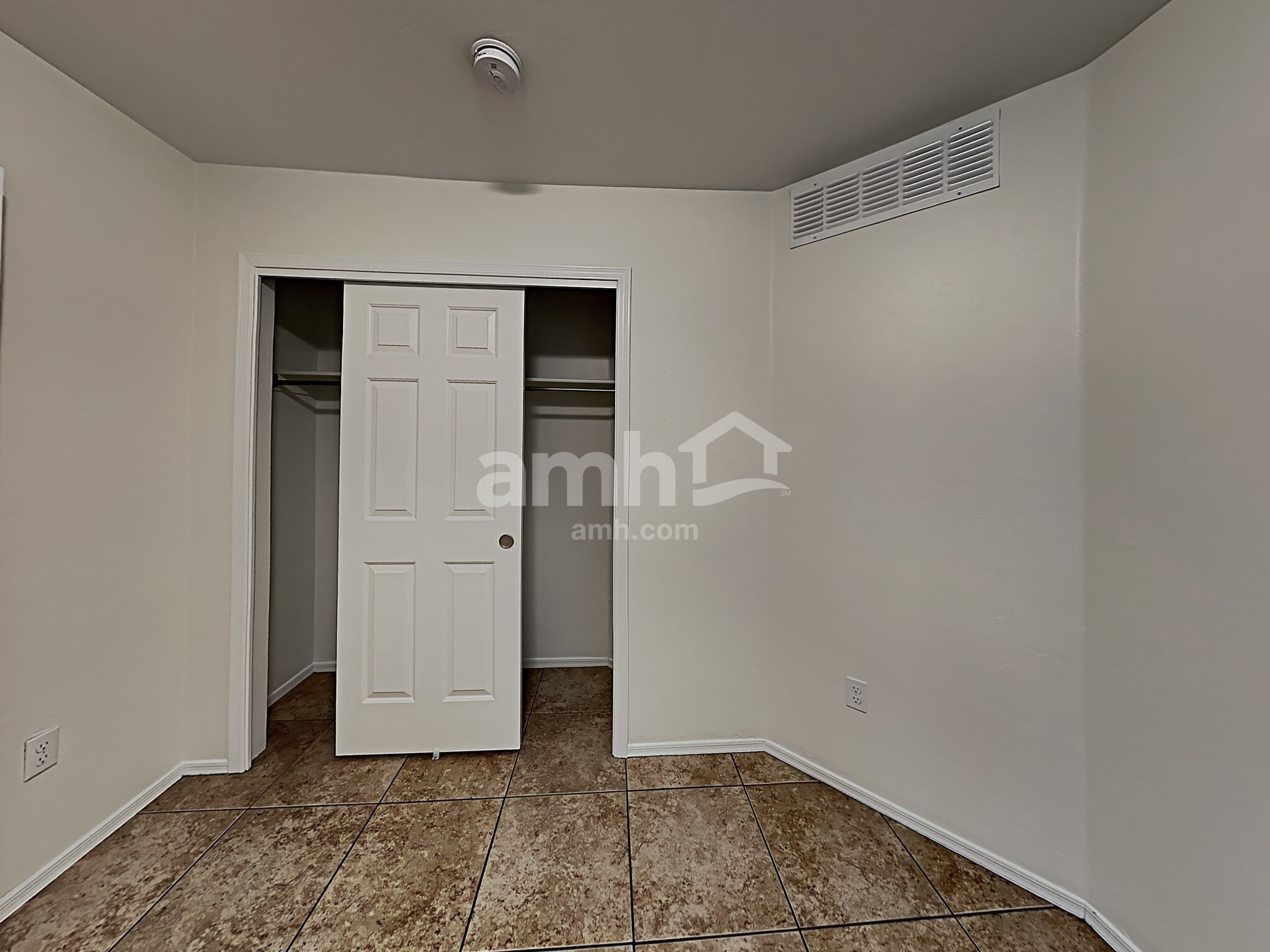 Building Photo - 866 E Ashburn Mountain Dr