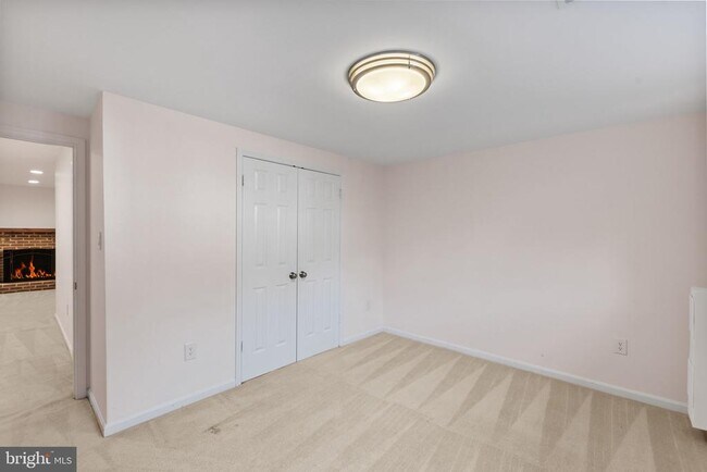 Building Photo - 6860 Williamsburg Pond Ct