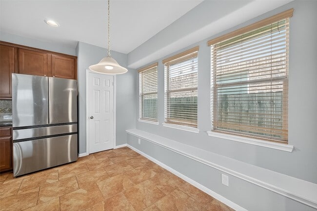 Building Photo - 20718 Bandrock Terrace