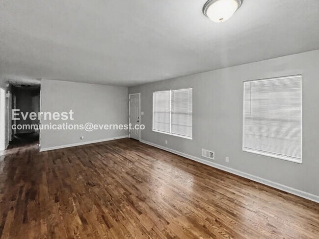 Building Photo - 1824 Maplecrest Ln