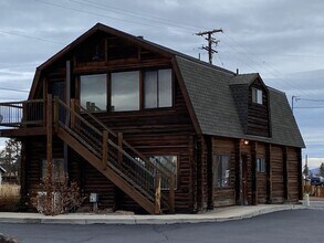 Building Photo - log Cabin in the heart of Terrebonne Oregon ~ Upper Unit
