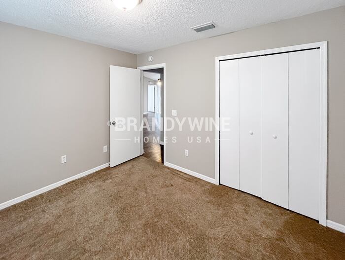 Building Photo - 8592 Bandera Cir W