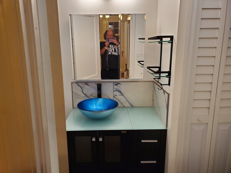 Building Photo - 2411 Patane Ave