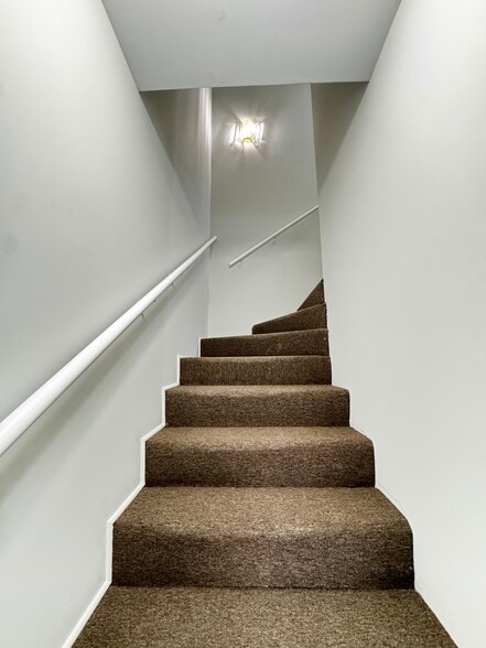 Building Photo - 6807 S Paulina St