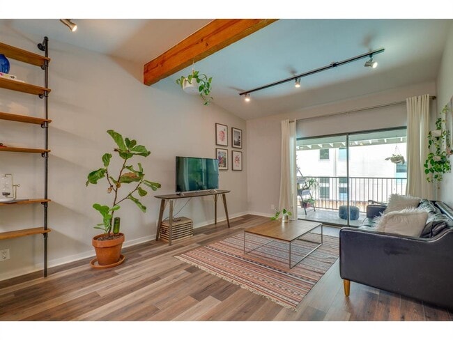 Building Photo - 2308 Enfield Rd